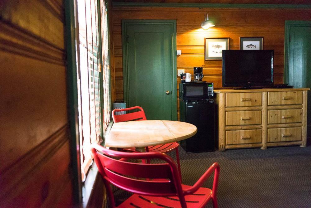 Shaver Lake Village Hotel Екстериор снимка