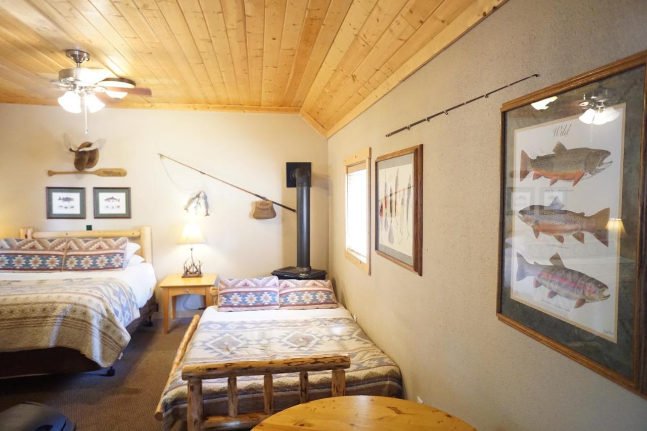 Shaver Lake Village Hotel Екстериор снимка