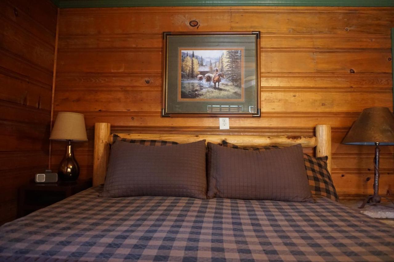 Shaver Lake Village Hotel Екстериор снимка