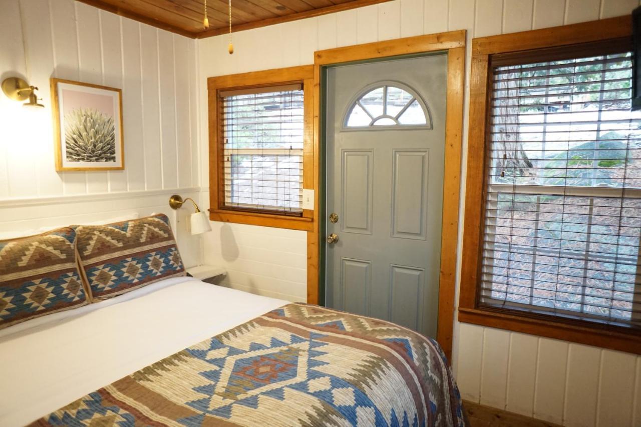 Shaver Lake Village Hotel Екстериор снимка