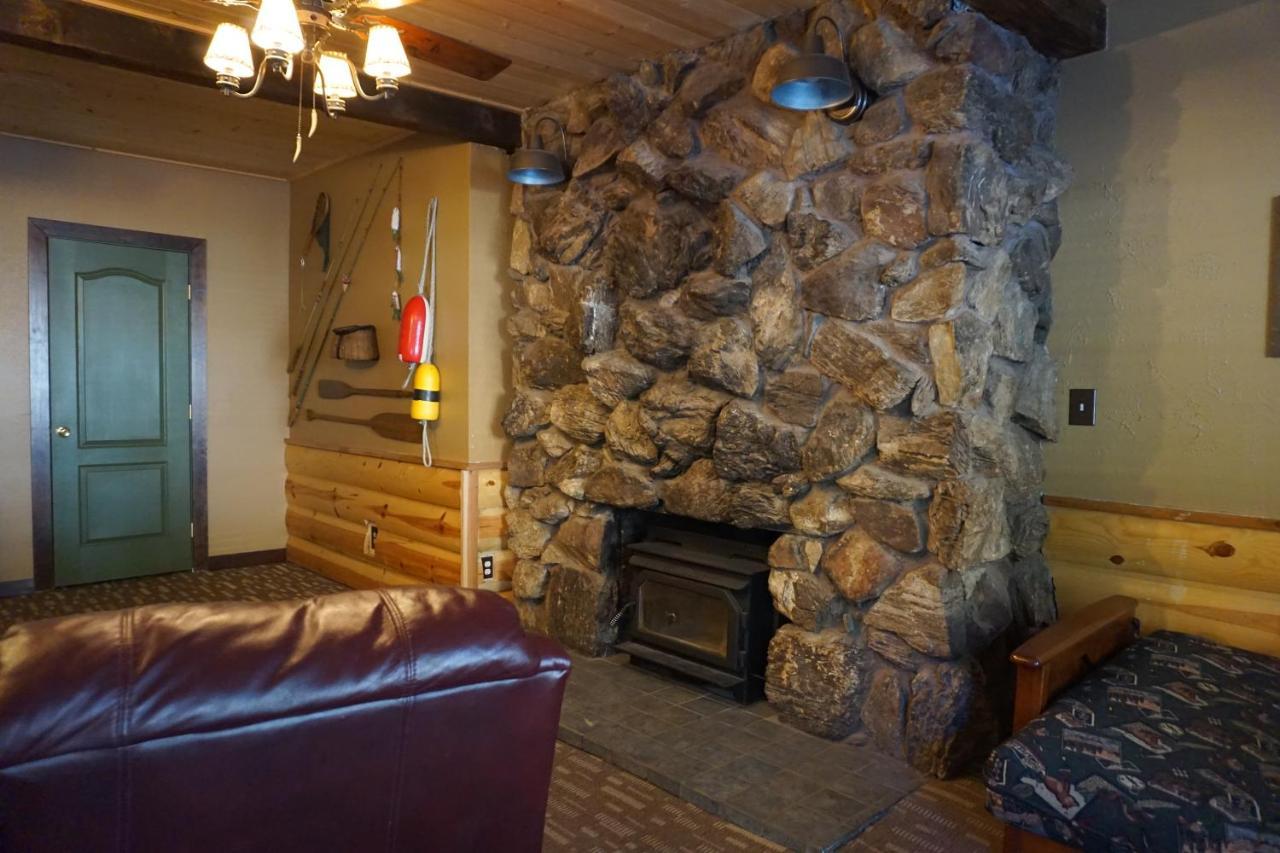 Shaver Lake Village Hotel Екстериор снимка