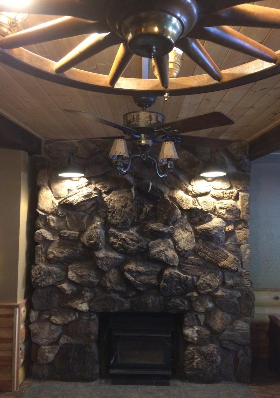 Shaver Lake Village Hotel Екстериор снимка
